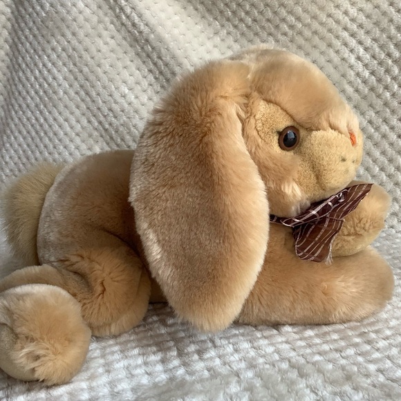 Adorable Carlton Cards Plush Bunny Rabbit Realistic Stuffed Animal Toy Vintage? - Picture 2 of 16